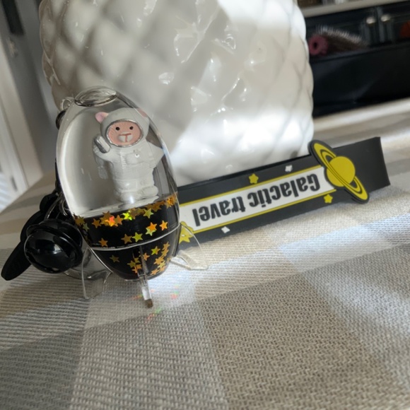 Galactic Travel Bear Keychain - Picture 2 of 5